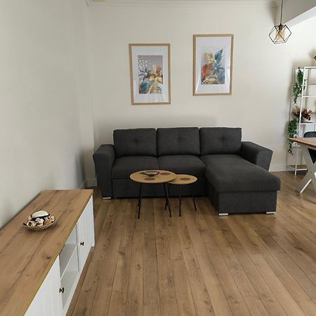 Port View, Veranda, 80 Sqm, Spacious Place For 6 เทสซาโลนิกิ ภายนอก รูปภาพ
